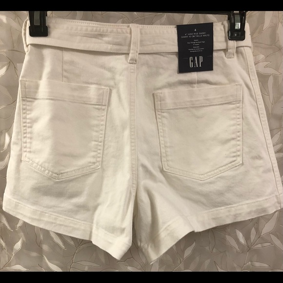 GAP Women’s 4” High Rise Shorts with belt - Picture 9 of 9